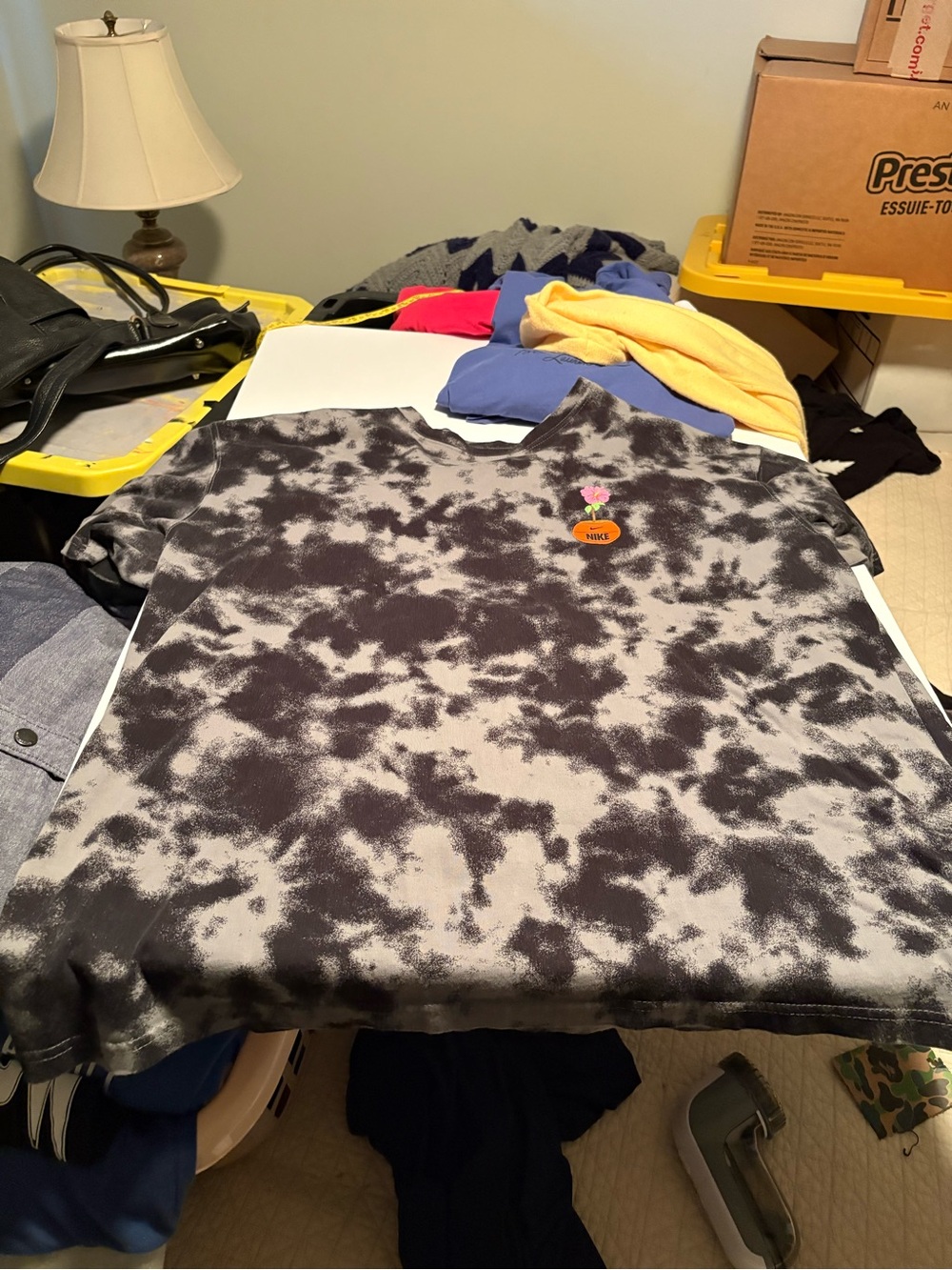 Men Nike XXL Tie-Dye Black & Gray Tee with Small Chest Patch